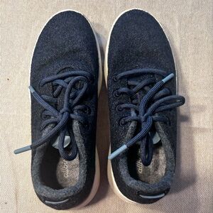 Navy blue women’s all bird sneakers